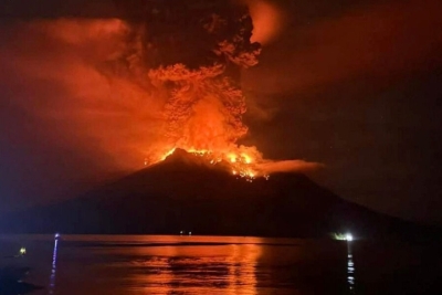 Извержение вулкана Руанг в Индонезии: Борьба за спасение и будущее общины