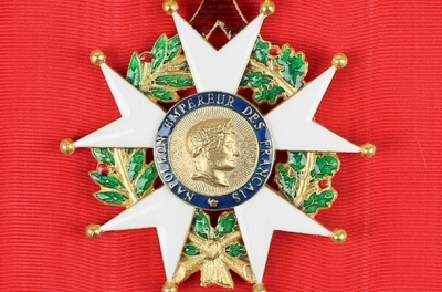 "Медаль рабского режима, служащего США": кто стал единственным президентом отказавшимся от ордена Почетного легиона?